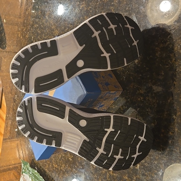 Brooks Ghost 16 Women Size 11 Medium B BNIB - Picture 6 of 8